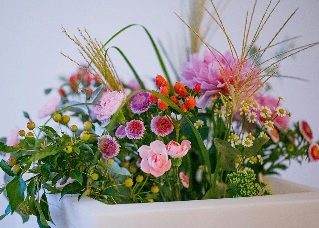 Here's Why you Should Mix Plants and Flowers in the Same Container