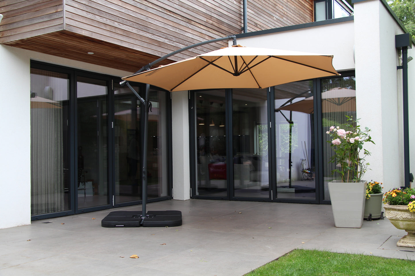 Banana Hanging Cantilever Parasol - Ecru