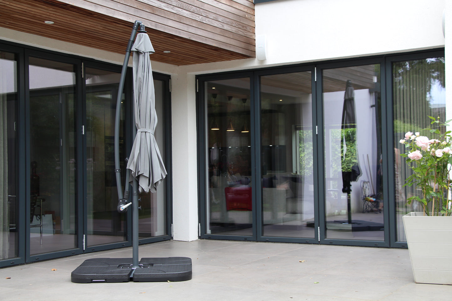 Banana Hanging Cantilever Parasol - Grey